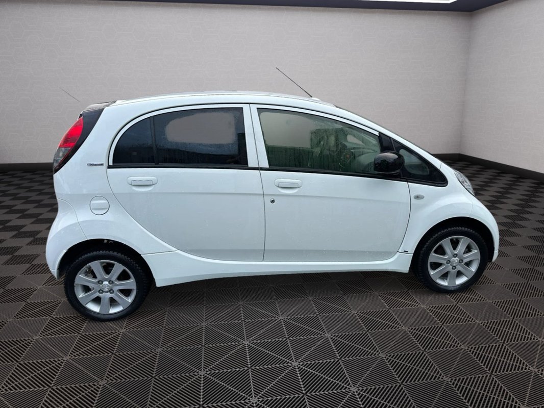 Peugeot iOn foto 20
