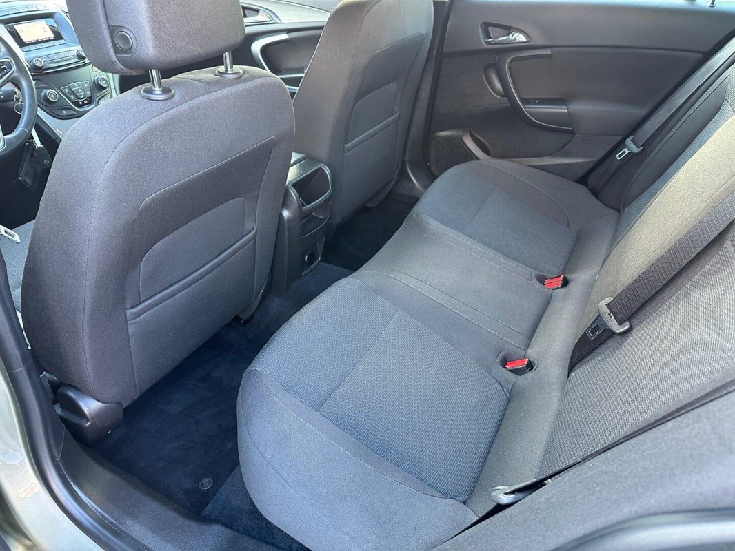 Opel Insignia foto 2