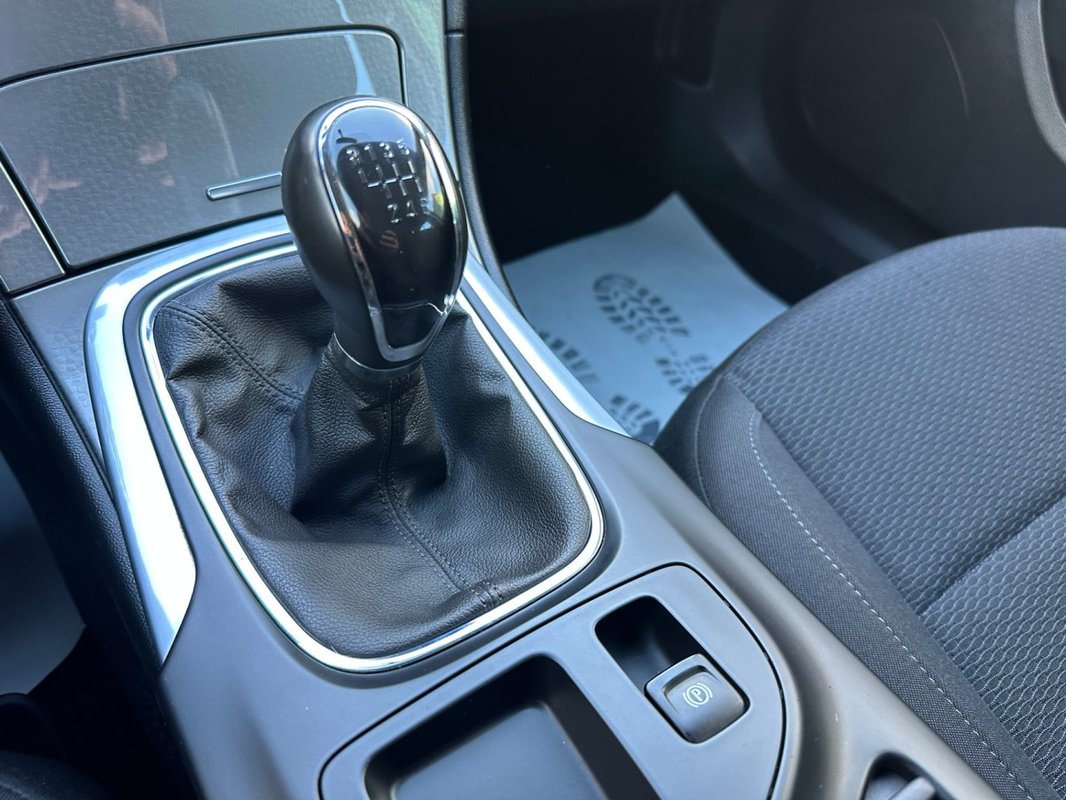 Opel Insignia foto 11