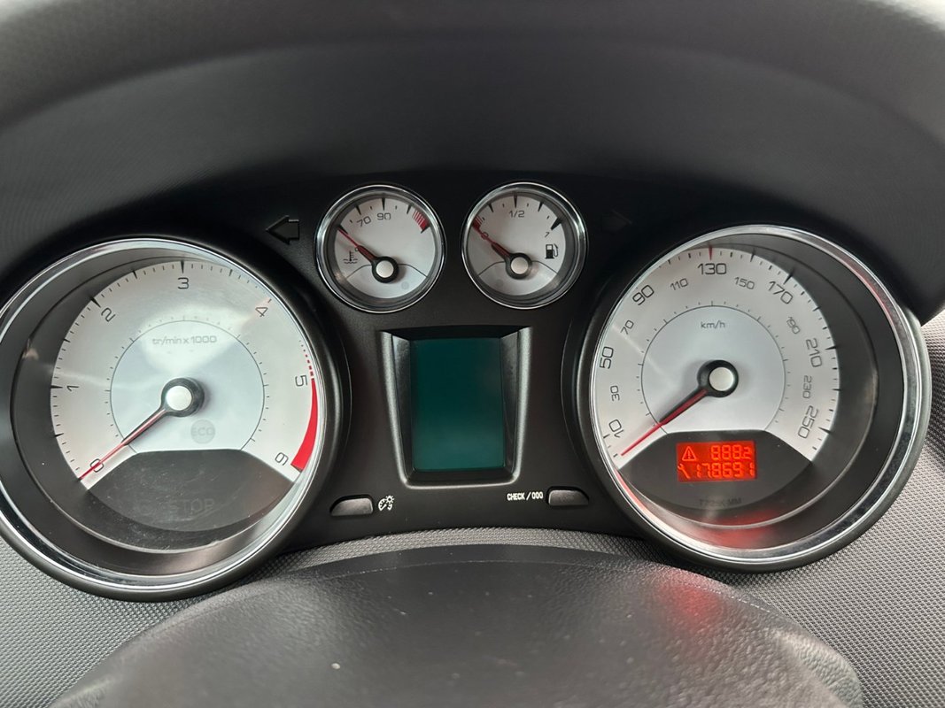 Peugeot 308 foto 13