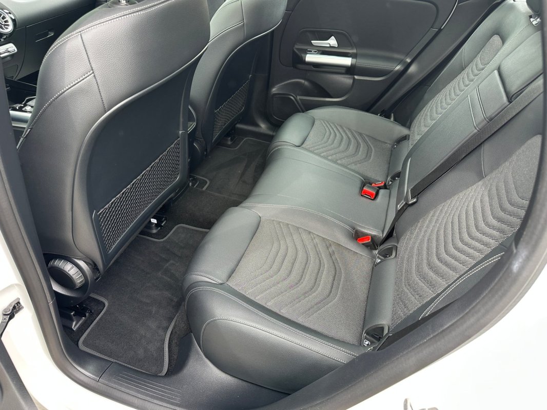 Mercedes-Benz EQA foto 4