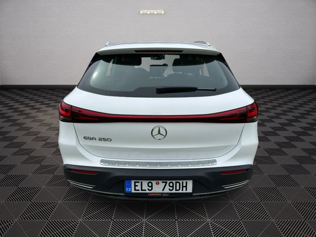 Mercedes-Benz EQA foto 26