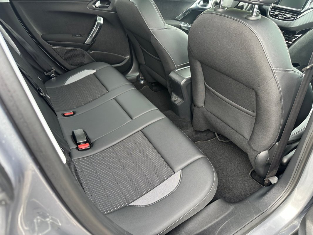 Peugeot 2008 foto 4