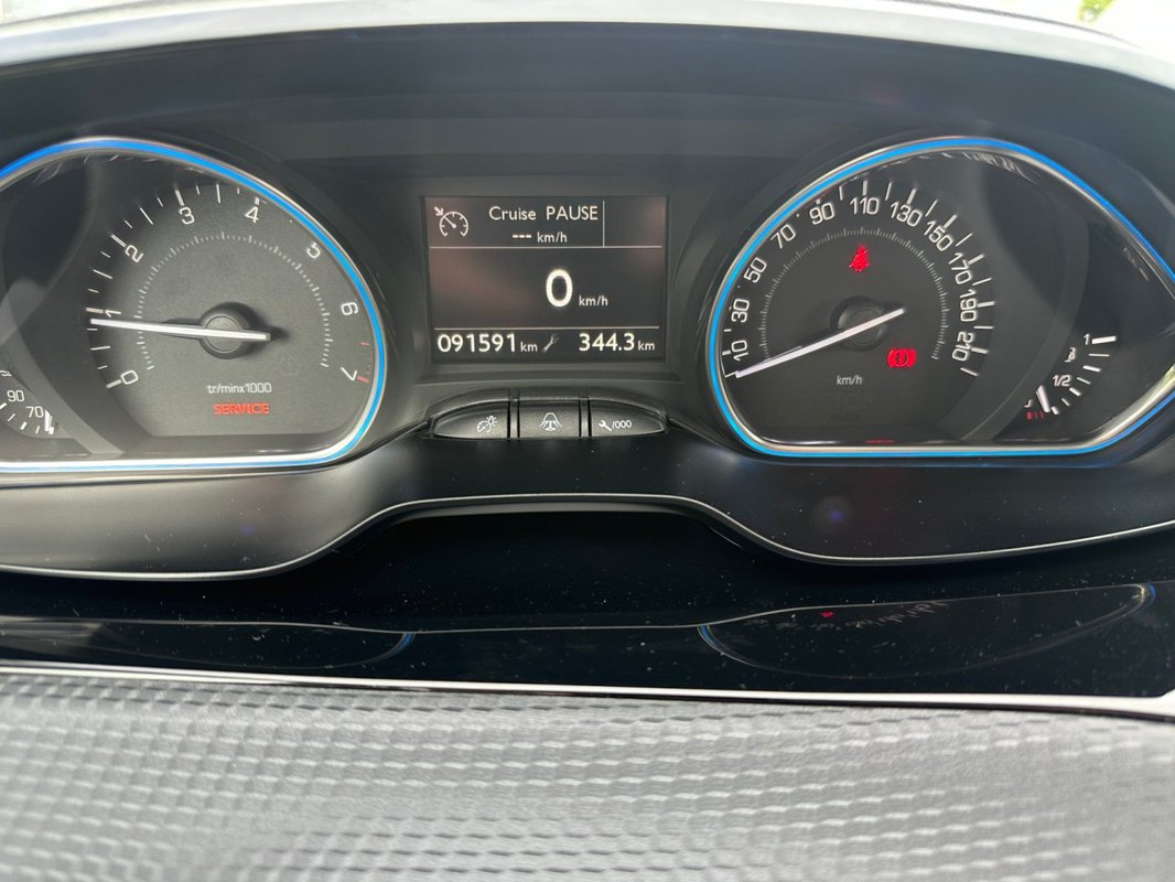 Peugeot 2008 foto 8