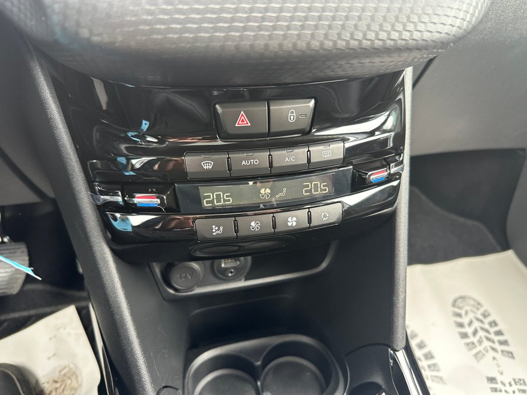 Peugeot 2008 foto 10