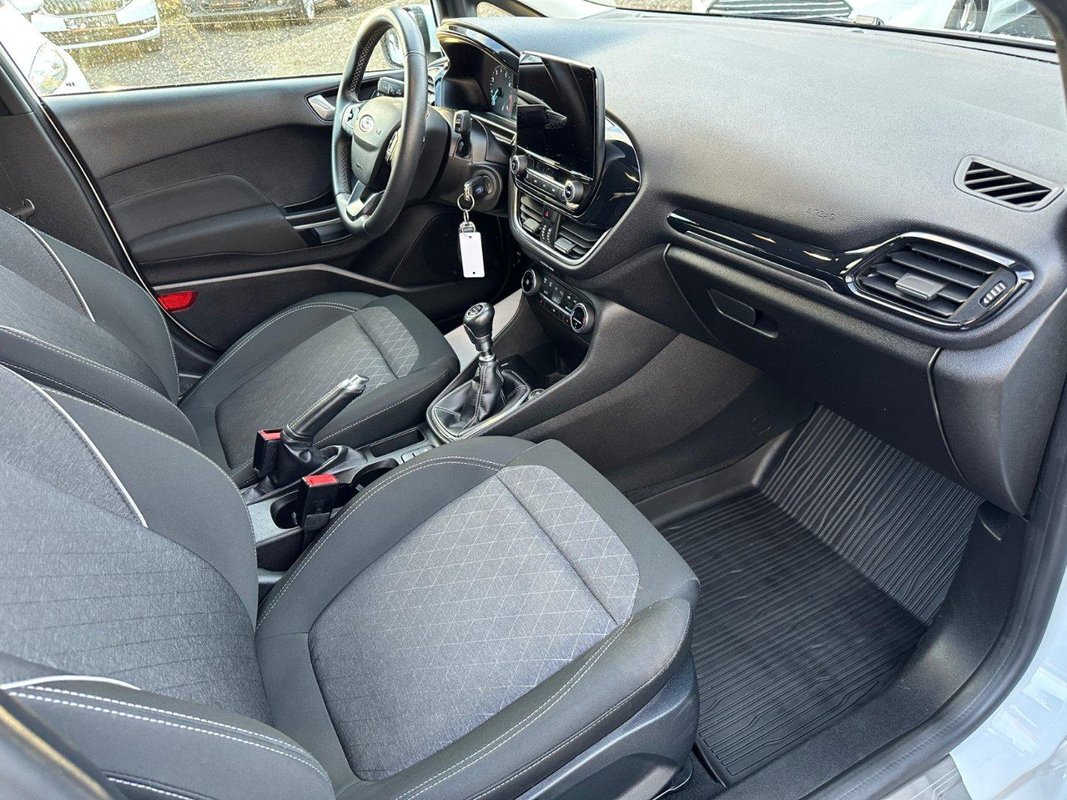 Ford Fiesta foto 6