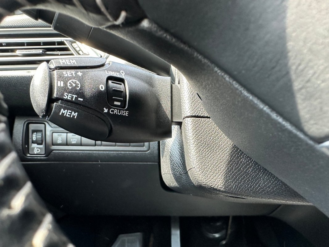 Peugeot 308 foto 8
