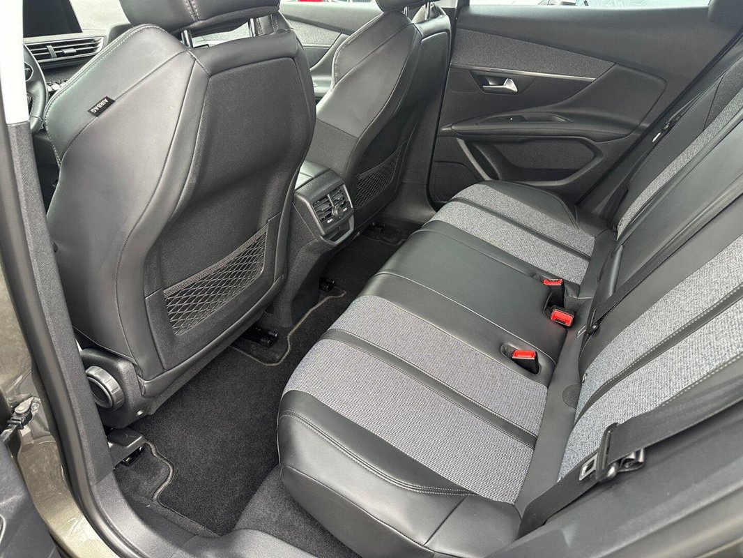 Peugeot 3008 foto 2