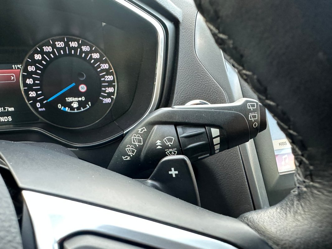 Ford Mondeo foto 9