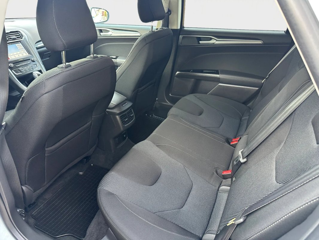 Ford Mondeo foto 14