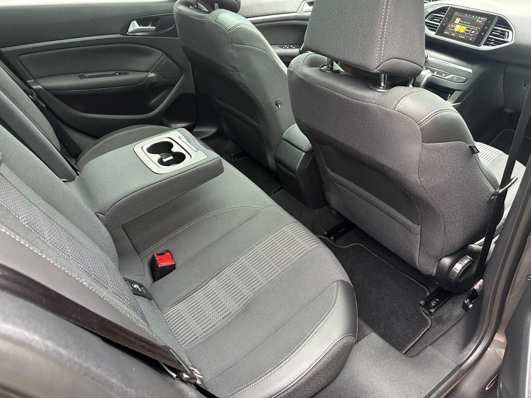 Peugeot 308 foto 8