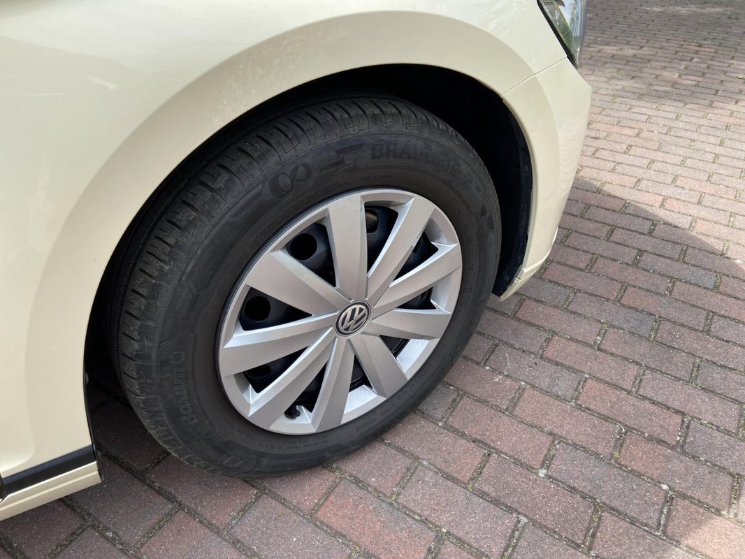 Volkswagen Passat foto 3