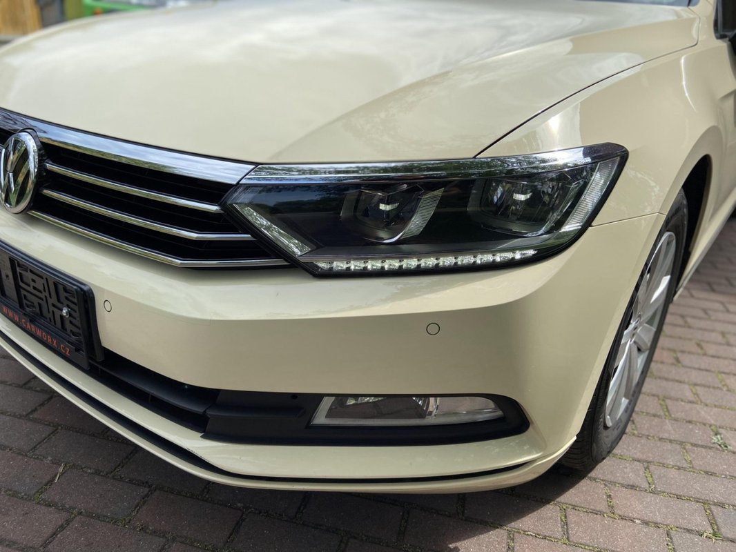 Volkswagen Passat foto 4